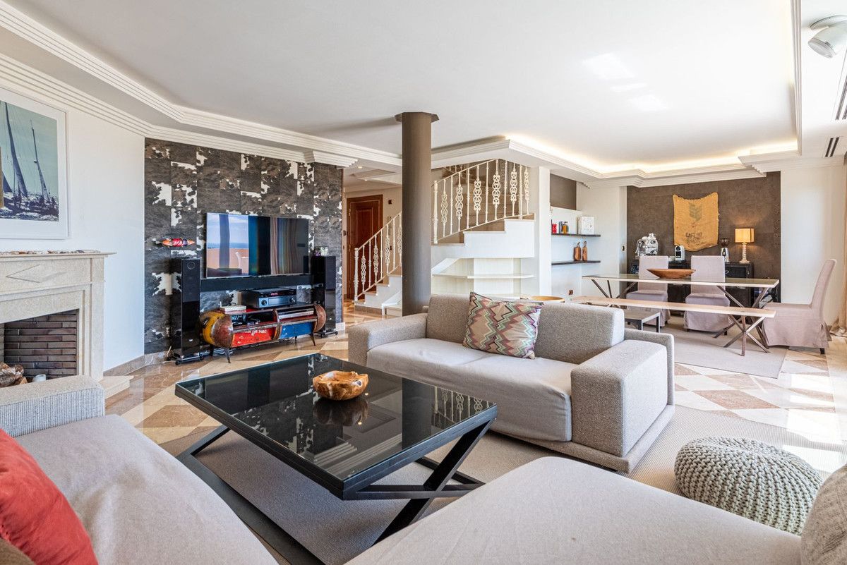 Duplex Penthouse in Nueva Andalucía, Nueva Andalucía, 6/12