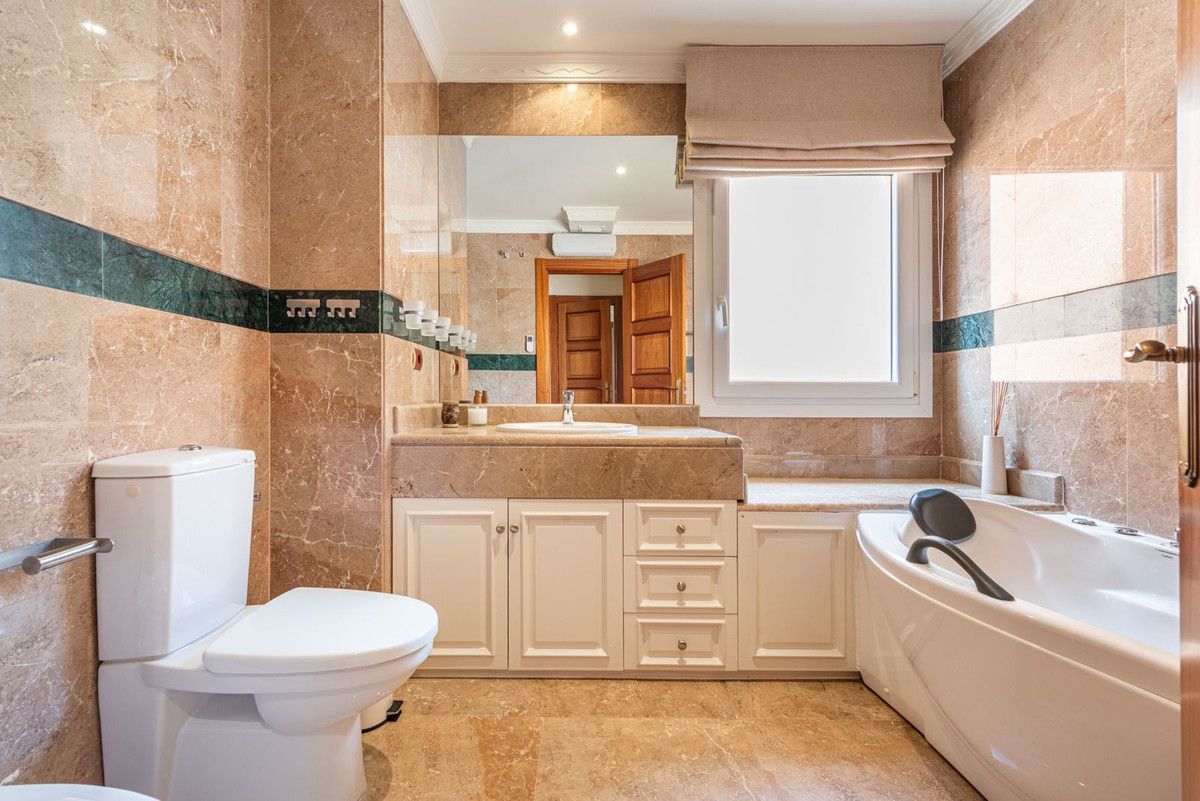 Duplex Penthouse in Nueva Andalucía, Nueva Andalucía, 10/12