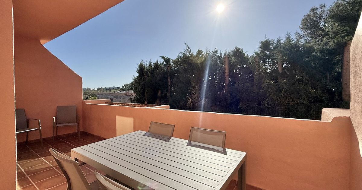 Mittelgeschoss-Apartment in Benahavís, Benahavís, 1/12
