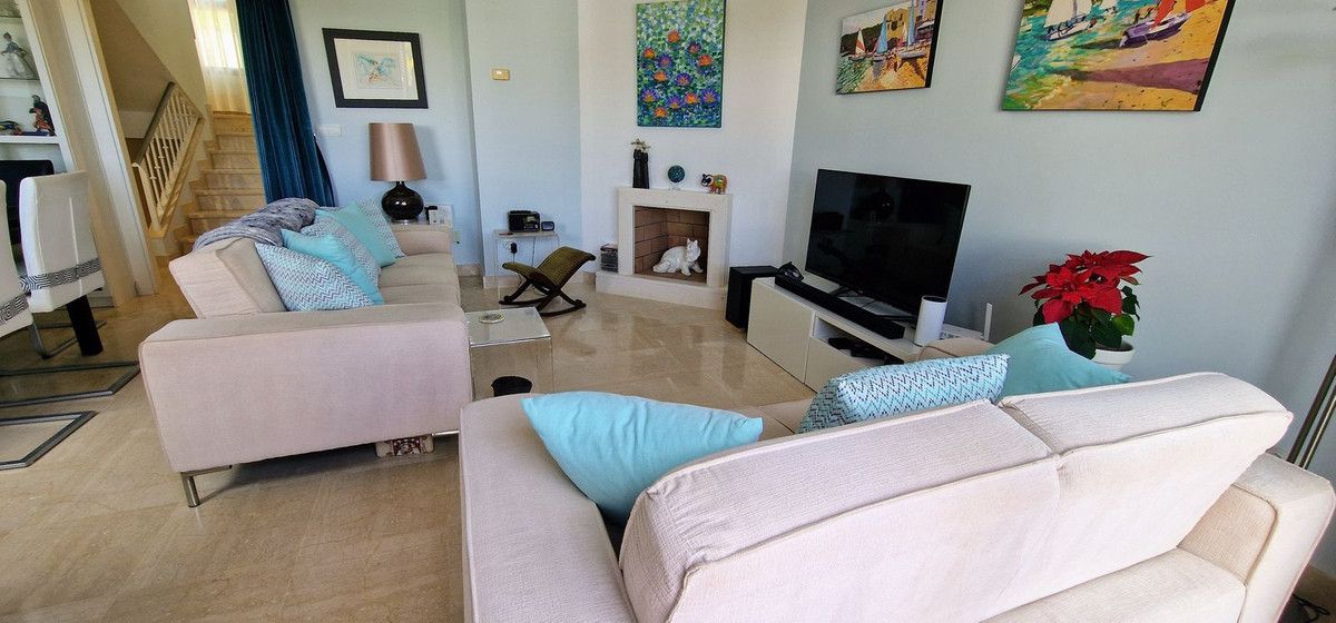 Townhouse in Cabopino, Cabopino, 5/12