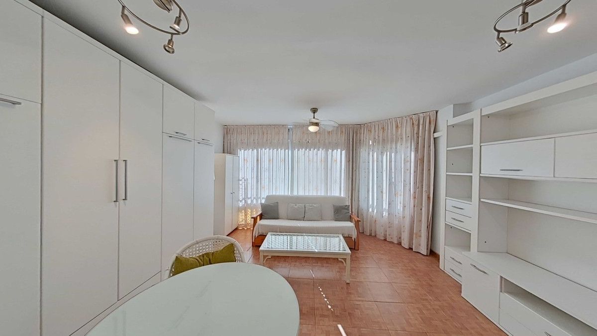 Middle Floor Apartment in Marbella, Marbella, 6/10