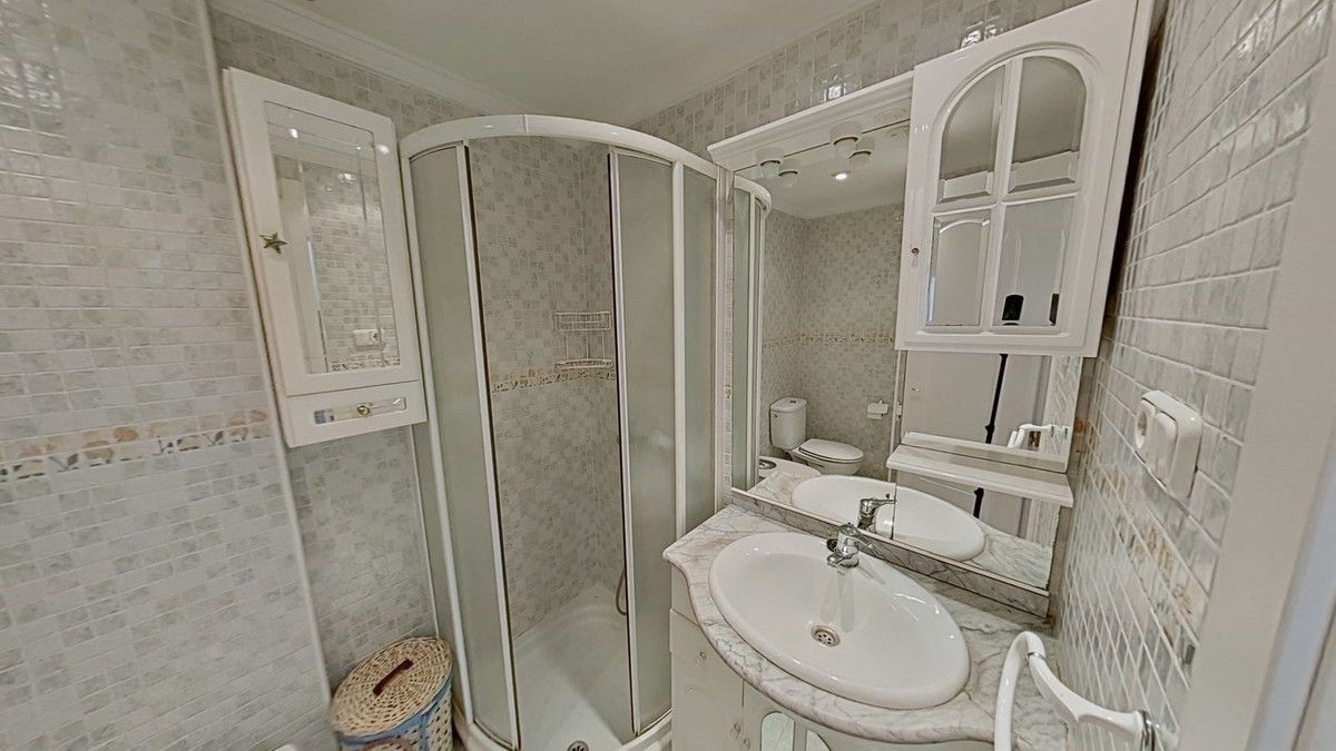 Middle Floor Apartment in Marbella, Marbella, 8/10