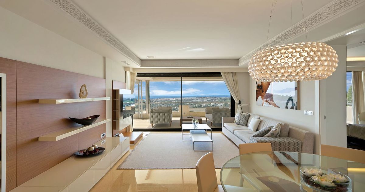Middle Floor Apartment in Nueva Andalucía, Nueva Andalucía, 1/12