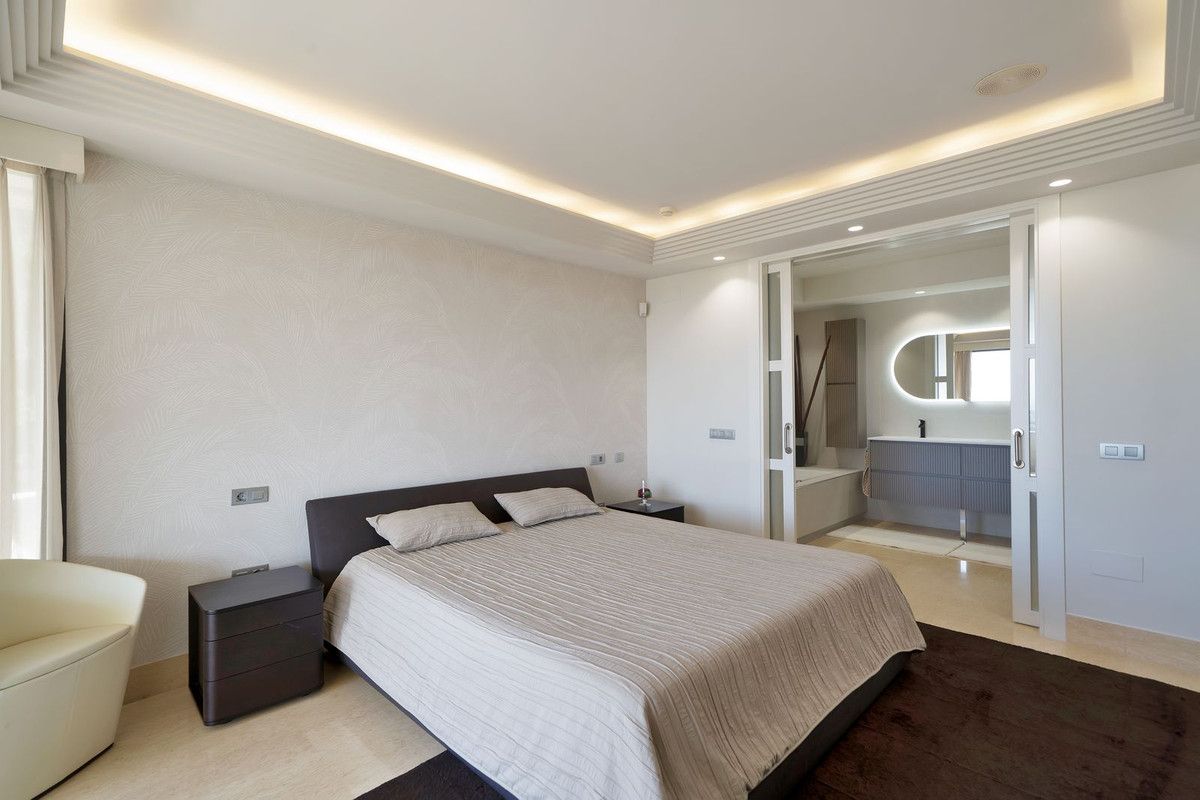 Middle Floor Apartment in Nueva Andalucía, Nueva Andalucía, 11/12