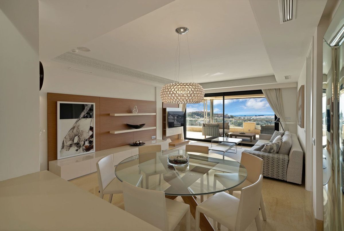 Middle Floor Apartment in Nueva Andalucía, Nueva Andalucía, 4/12
