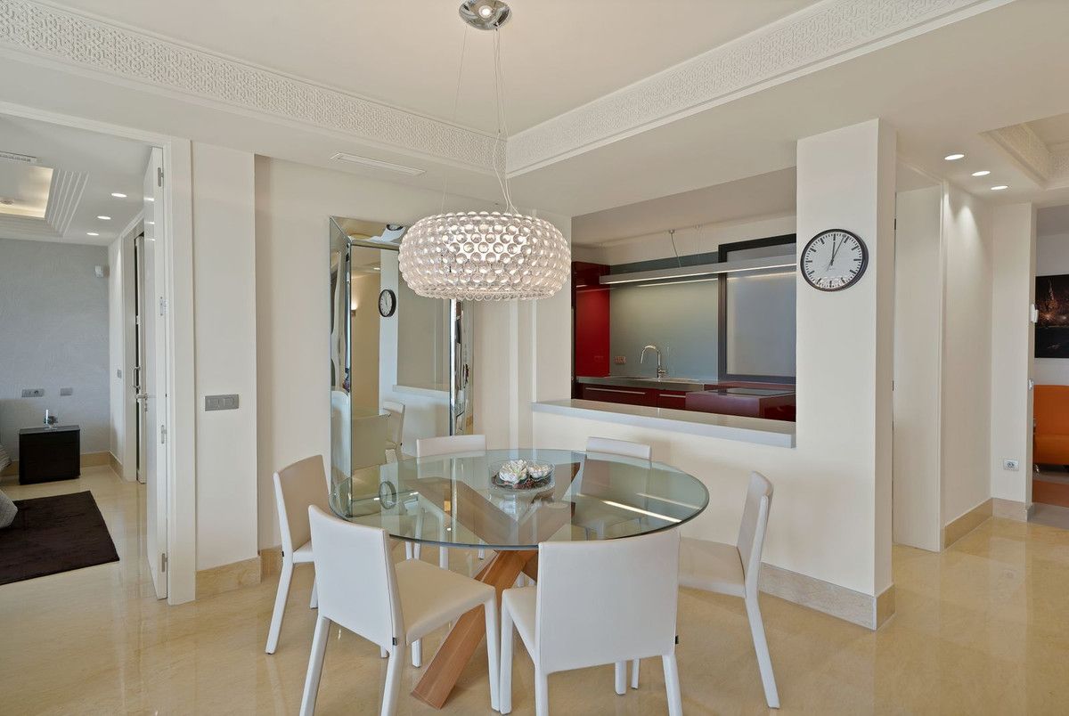 Middle Floor Apartment in Nueva Andalucía, Nueva Andalucía, 6/12