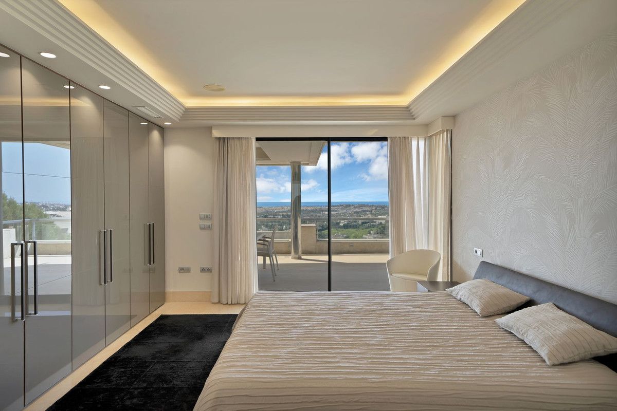 Middle Floor Apartment in Nueva Andalucía, Nueva Andalucía, 10/12