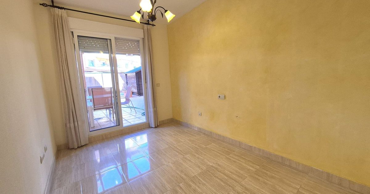 Ground Floor Apartment in San Luis de Sabinillas, San Luis de Sabinillas, 12/12