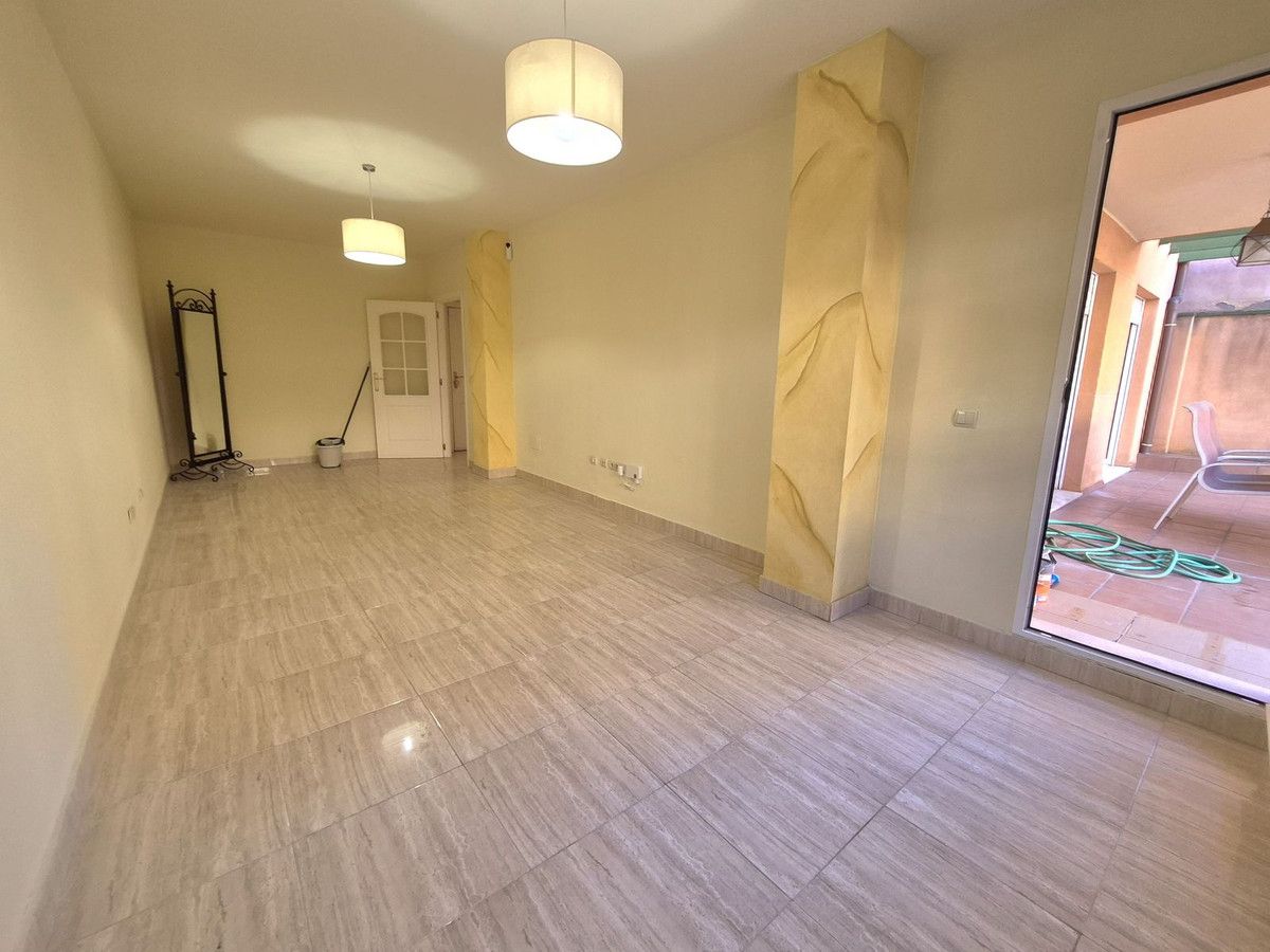 Ground Floor Apartment in San Luis de Sabinillas, San Luis de Sabinillas, 9/12