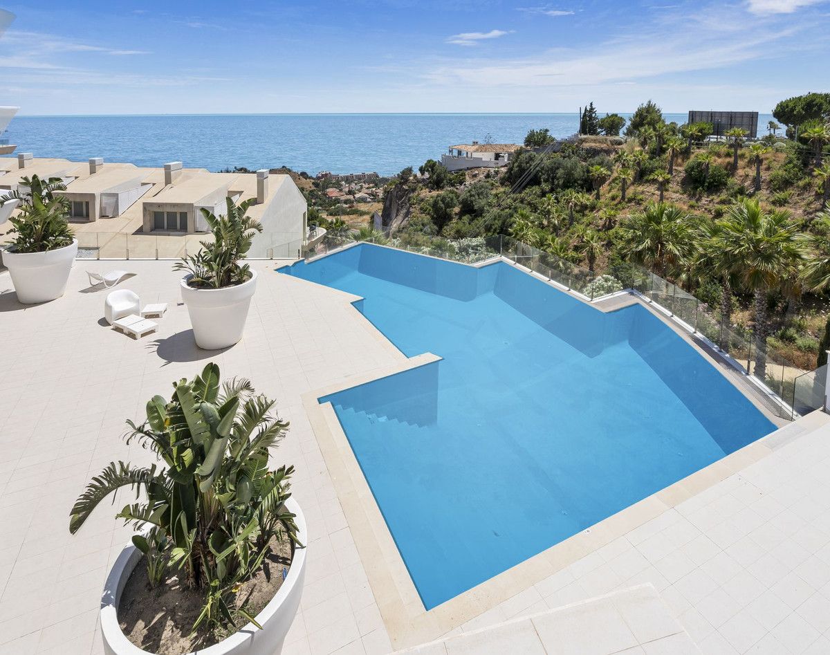 Middle Floor Apartment in Benalmadena, Benalmadena, 5/12