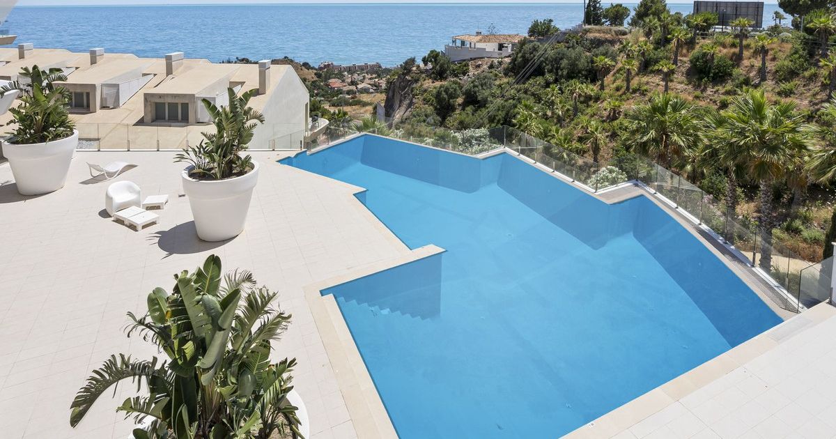 Middle Floor Apartment in Benalmadena, Benalmadena, 5/12