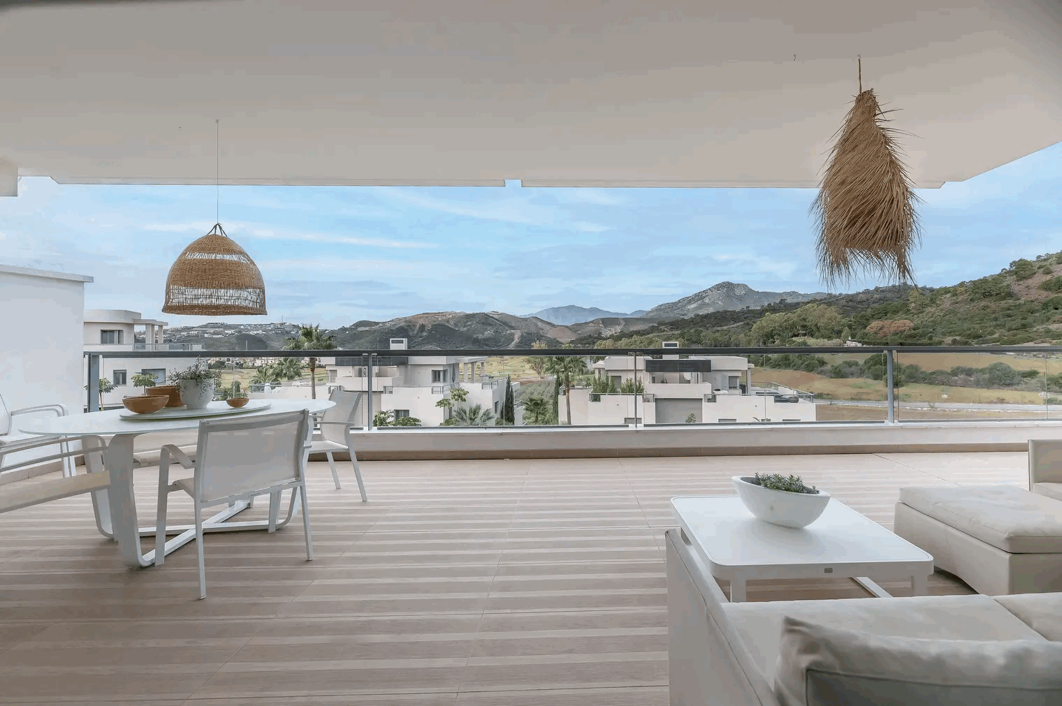 Lägenhet i markplan i Benahavis, Los Arqueros, Benahavis, 9/12