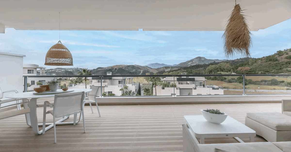 Lägenhet i markplan i Benahavis, Los Arqueros, Benahavis, 9/12