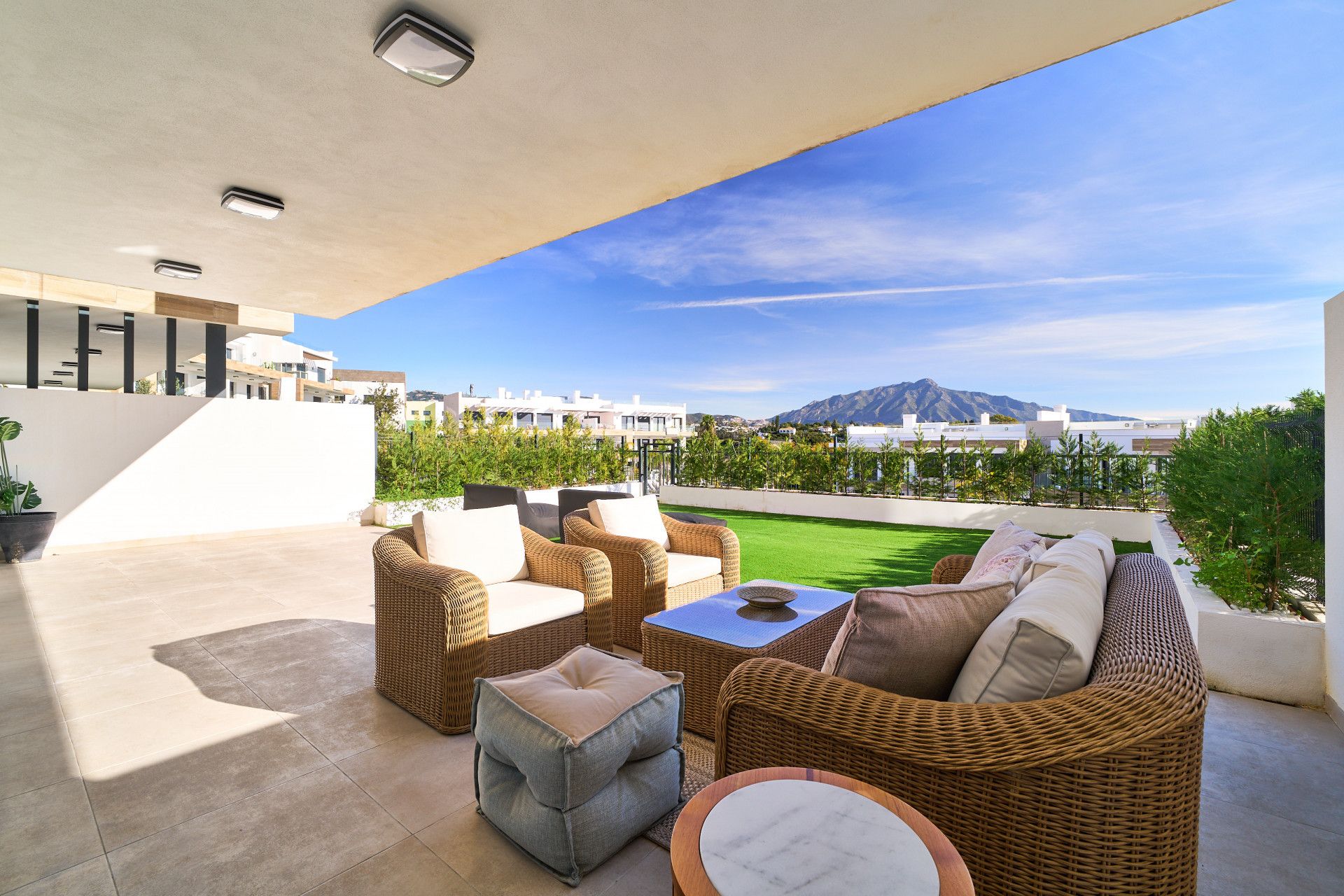 Ground Floor Apartment in Estepona, Atalaya Golf, Estepona, 1/12