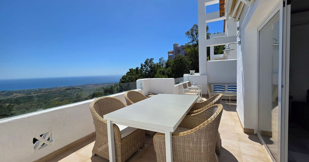Top Floor Apartment in La Mairena, La Mairena, 12/12