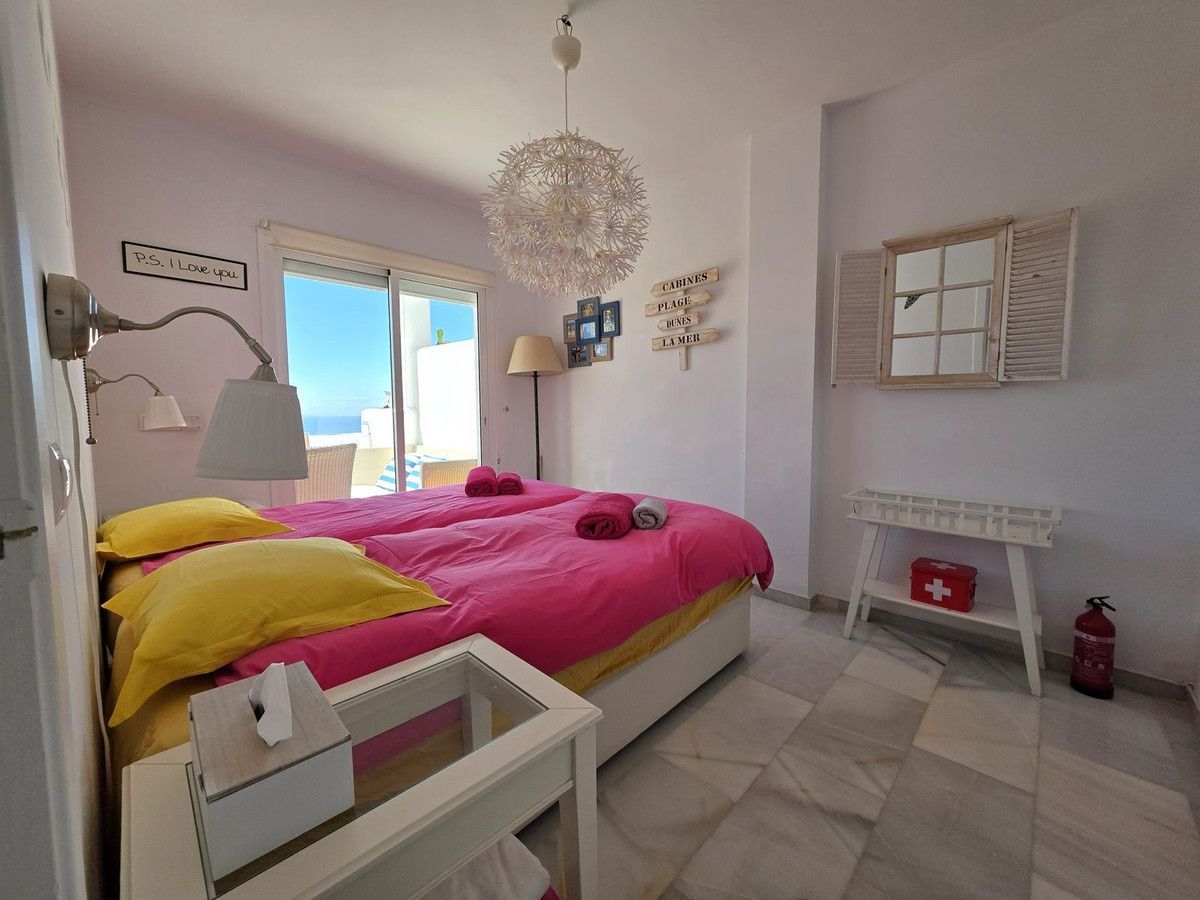 Top Floor Apartment in La Mairena, La Mairena, 8/12