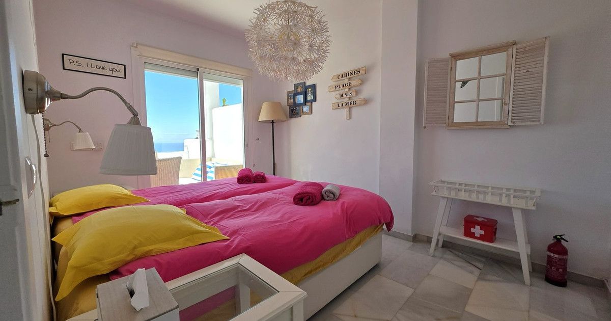 Top Floor Apartment in La Mairena, La Mairena, 8/12