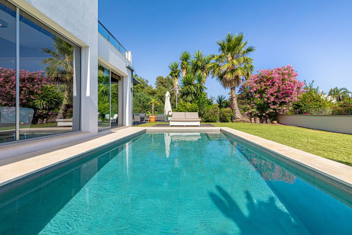 Villa en Marbella Este, El Rosario, Marbella East, 1/12