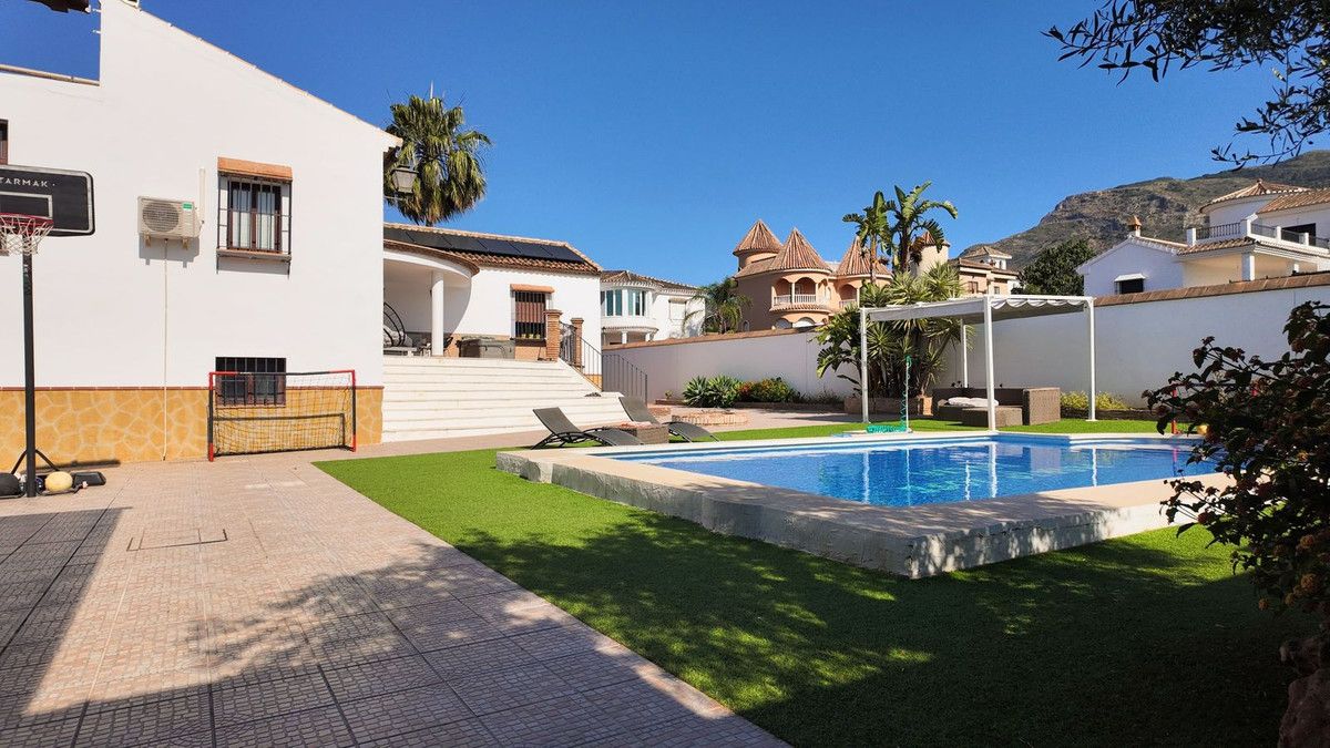 Detached Villa in Alhaurín el Grande, Alhaurín el Grande, 8/12