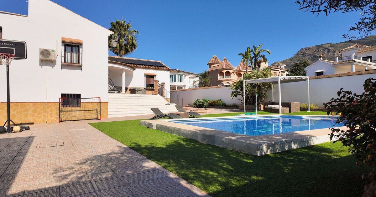 Detached Villa in Alhaurín el Grande, Alhaurín el Grande, 8/12