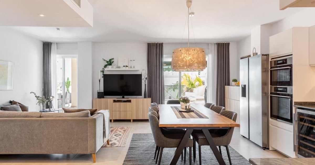 Middle Floor Apartment in Nueva Andalucía, Nueva Andalucía, 1/12