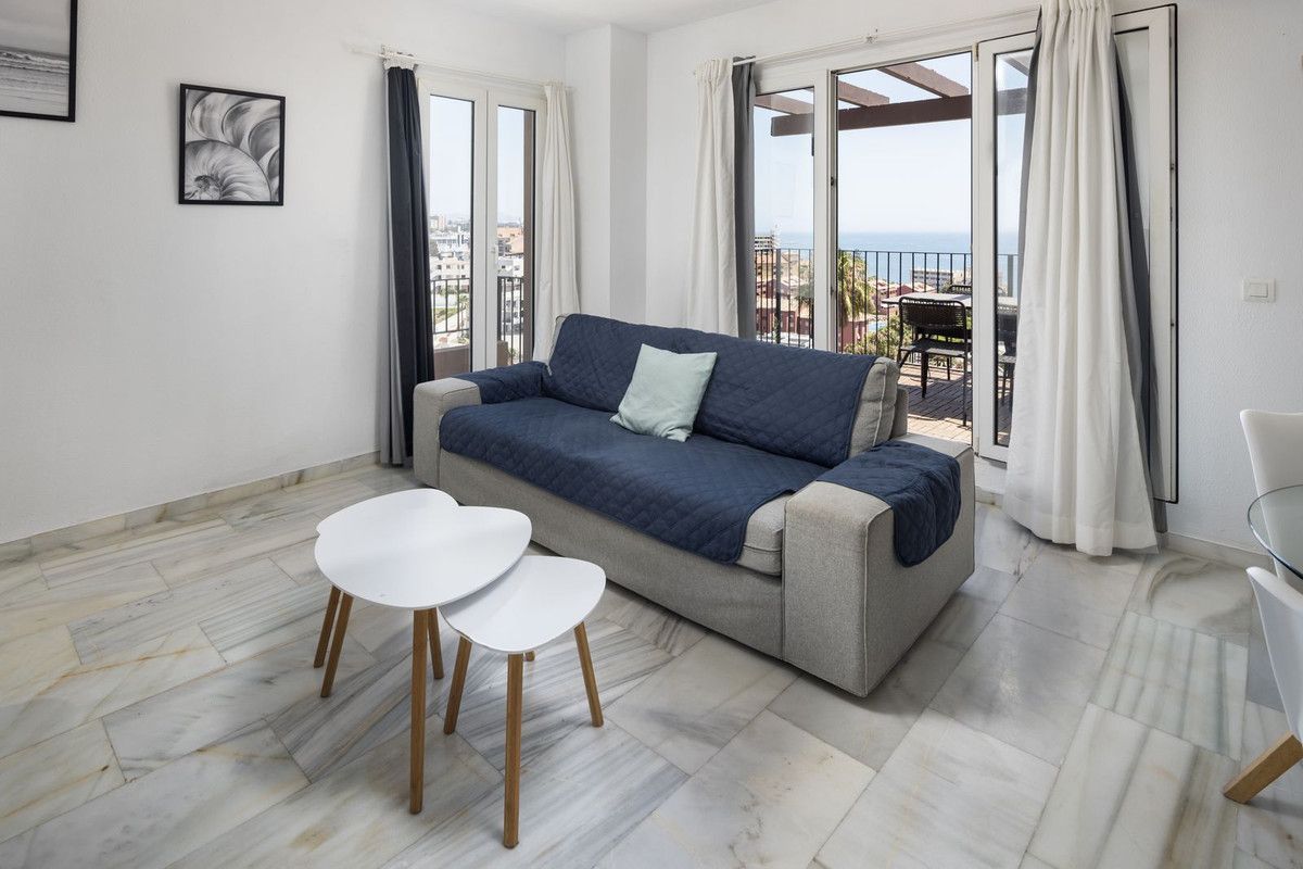 Middle Floor Apartment in Benalmadena, Benalmadena, 6/12