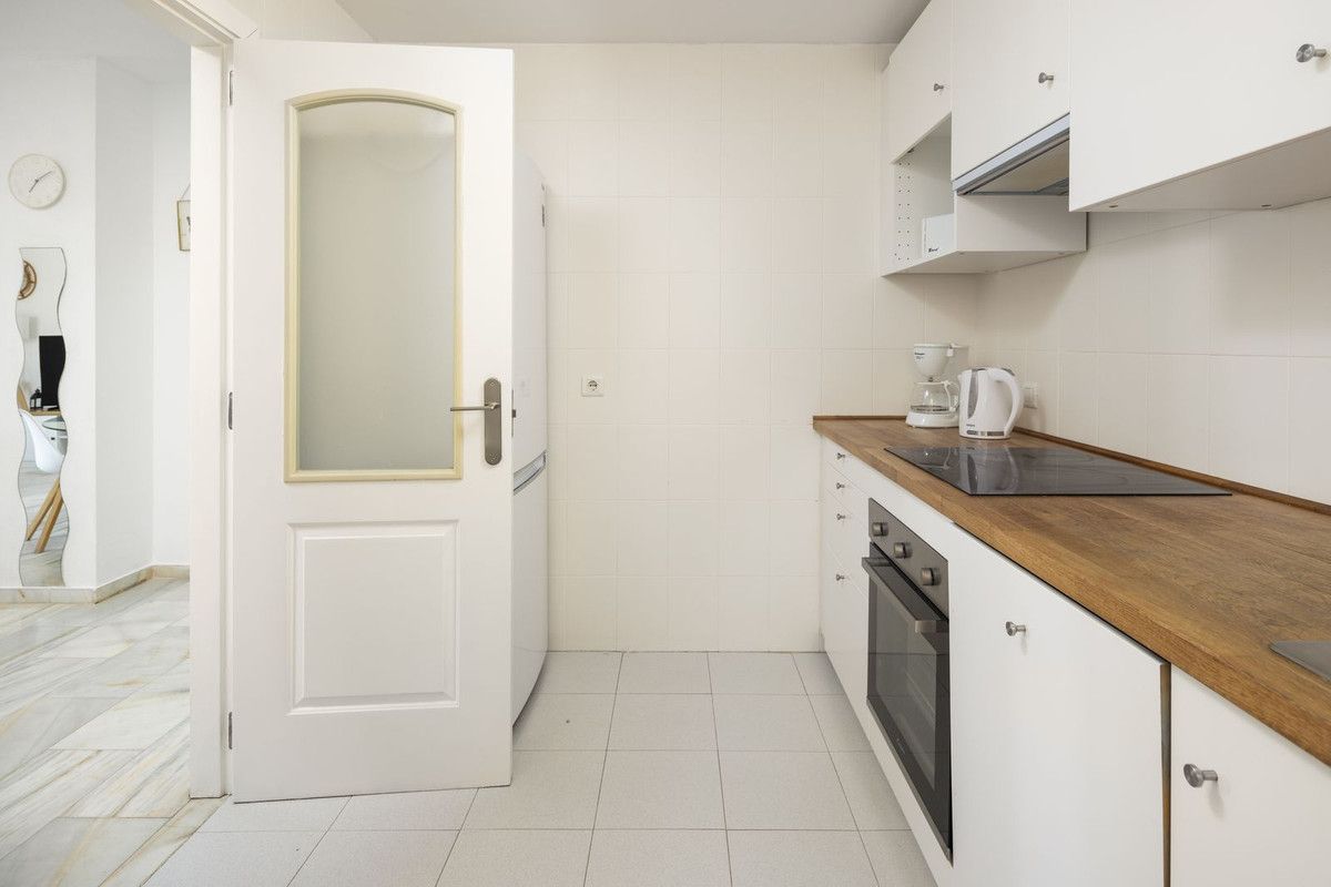 Middle Floor Apartment in Benalmadena, Benalmadena, 7/12