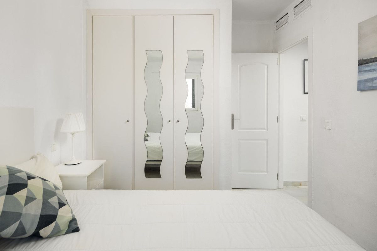 Middle Floor Apartment in Benalmadena, Benalmadena, 8/12