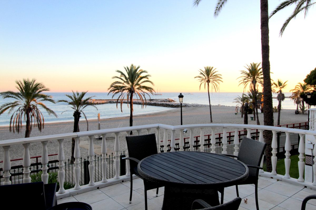 Apartament na parterze w Puerto Banús, Puerto Banús, 1/12
