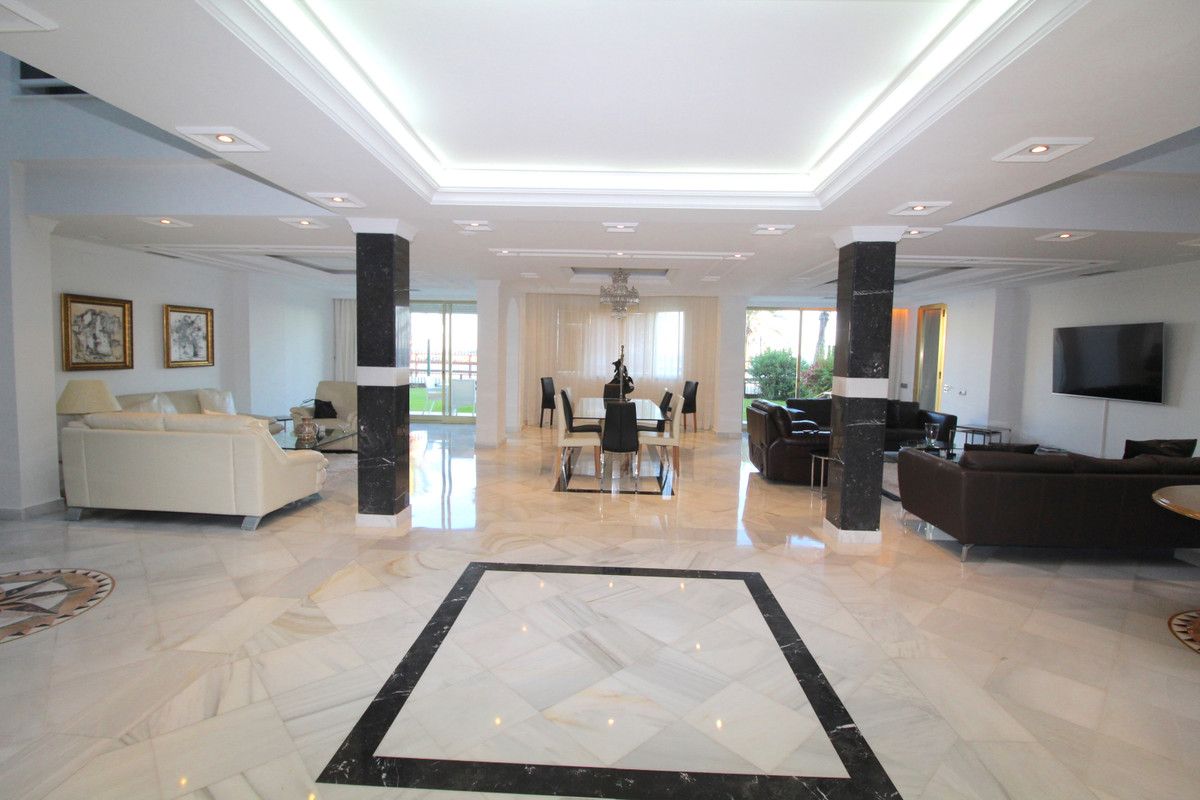 Apartament na parterze w Puerto Banús, Puerto Banús, 2/12