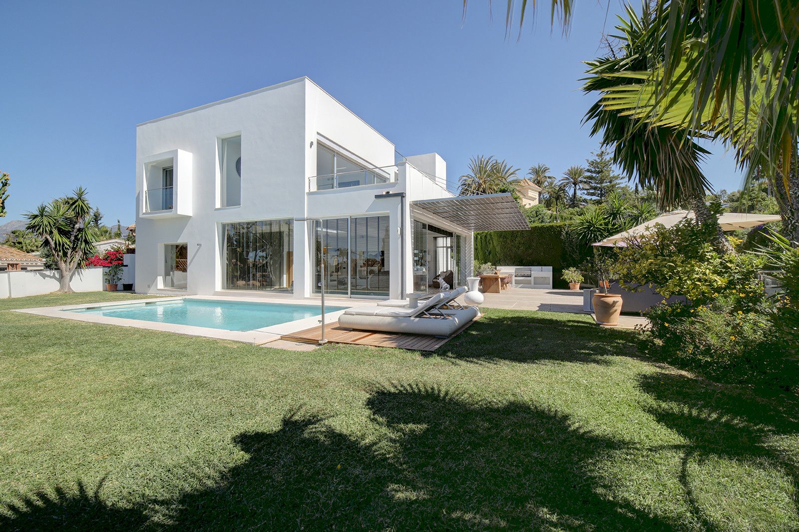 Villa in Marbella East, El Rosario, Marbella East, 2/12
