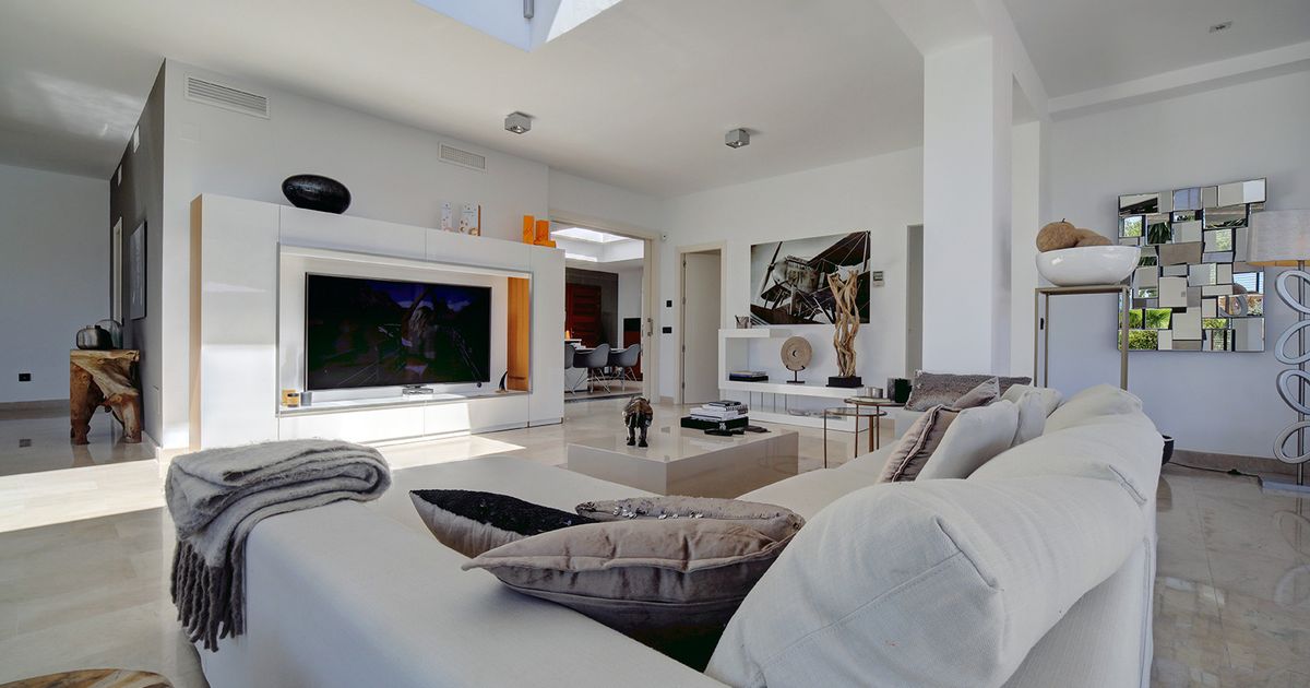 Villa in Marbella East, El Rosario, Marbella East, 7/12