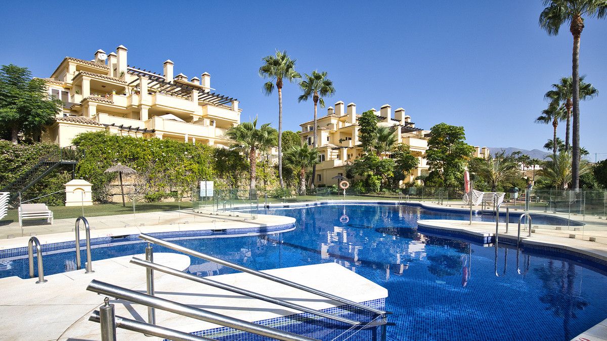 Appartement op de middelste verdieping in Casares, Casares, 1/12