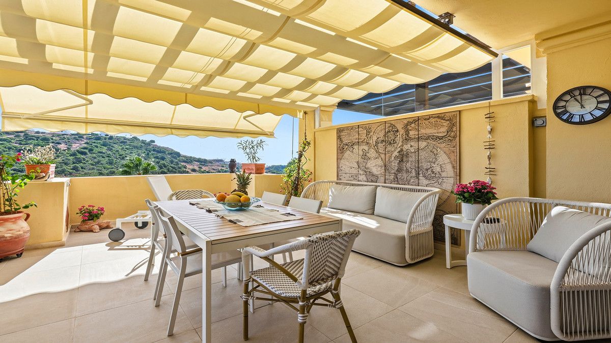 Appartement op de middelste verdieping in Casares, Casares, 2/12