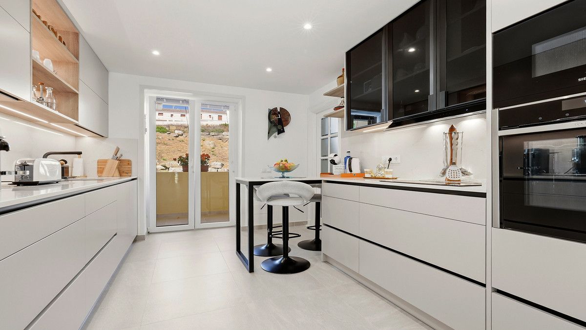 Appartement op de middelste verdieping in Casares, Casares, 3/12