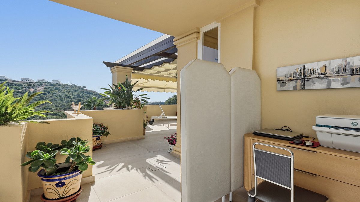 Appartement op de middelste verdieping in Casares, Casares, 5/12