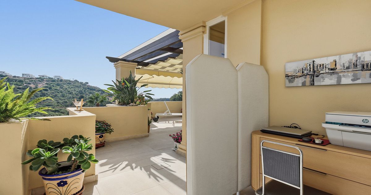 Appartement op de middelste verdieping in Casares, Casares, 5/12