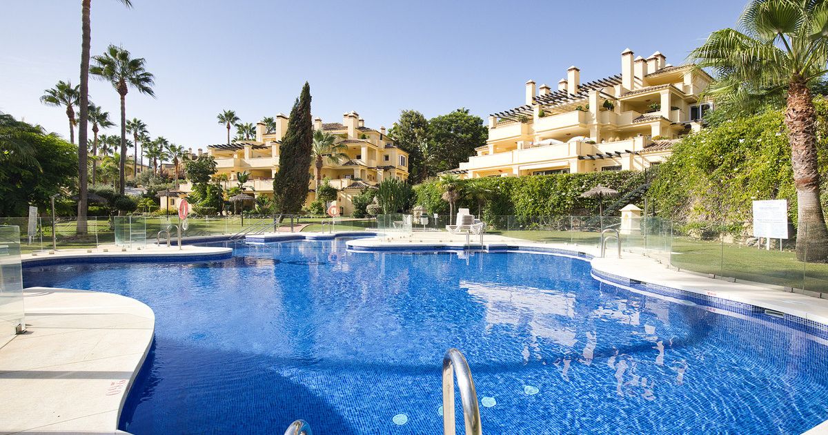 Appartement op de middelste verdieping in Casares, Casares, 8/12