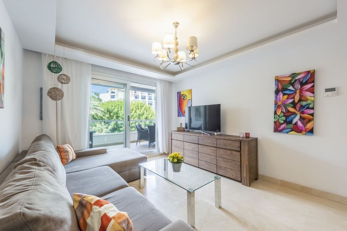 Middenverdieping Appartement in San Pedro de Alcántara, San Pedro de Alcántara, 4/12