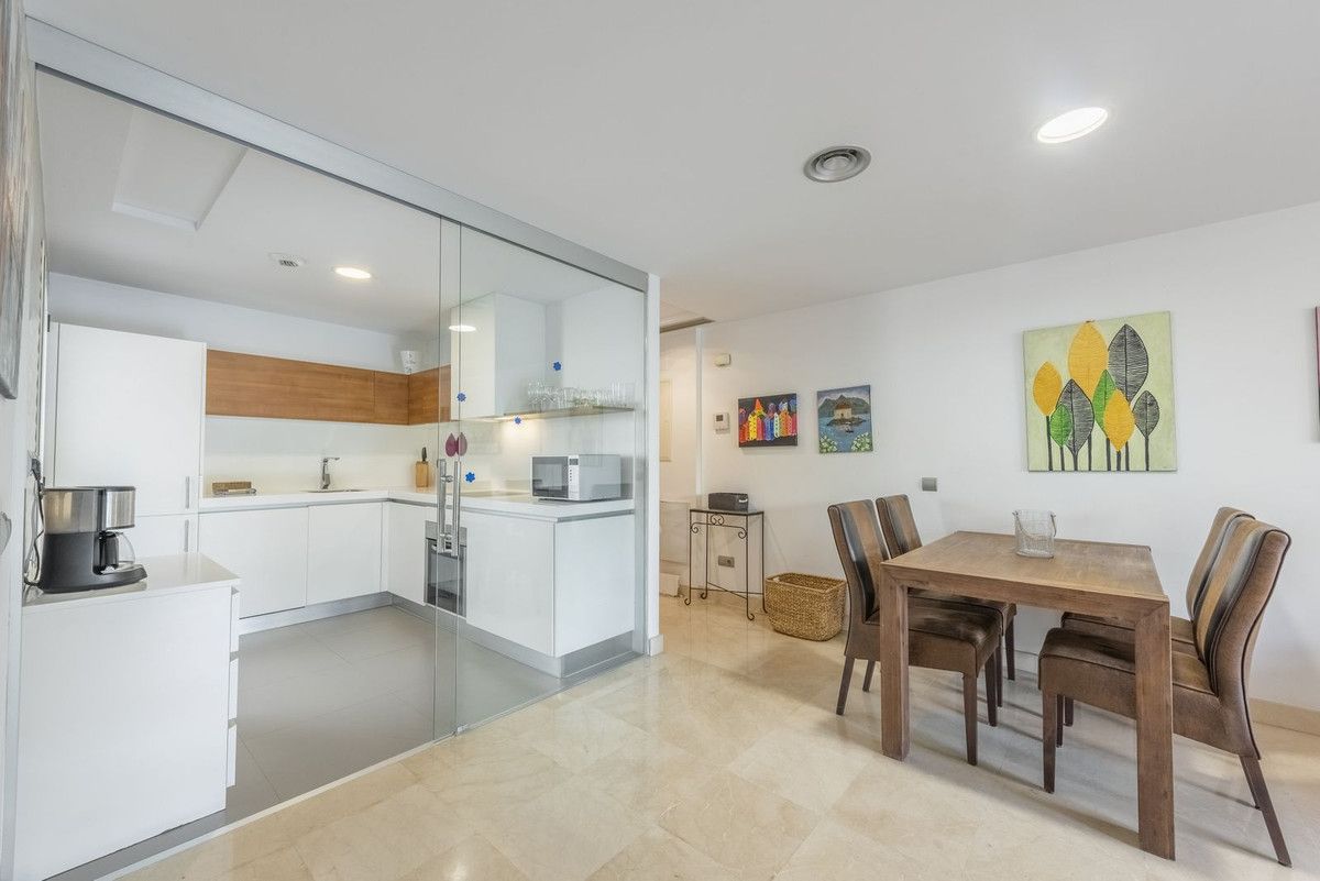 Middenverdieping Appartement in San Pedro de Alcántara, San Pedro de Alcántara, 9/12