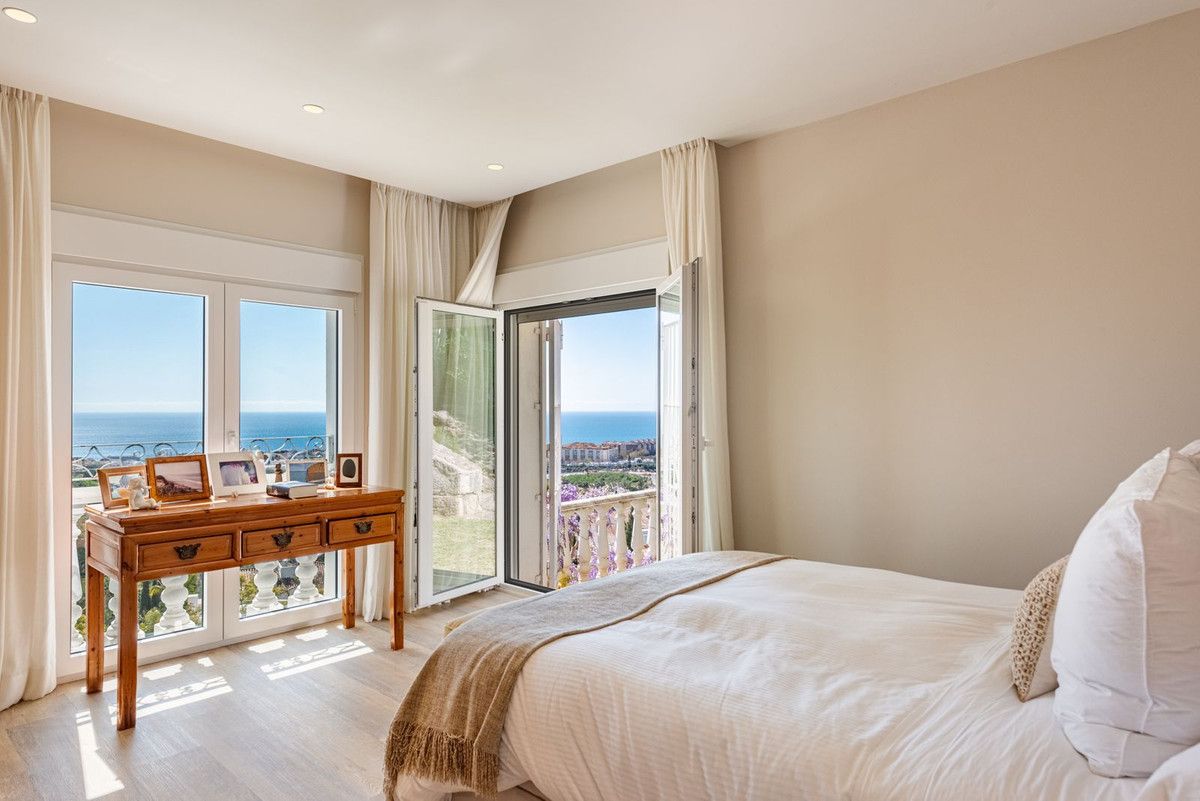 Detached Villa in Marbella, Marbella, 8/12