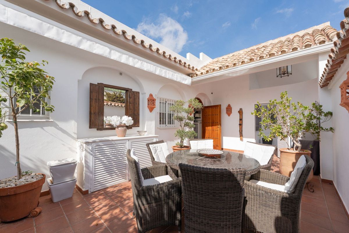 Townhouse in Nueva Andalucía, Nueva Andalucía, 4/12