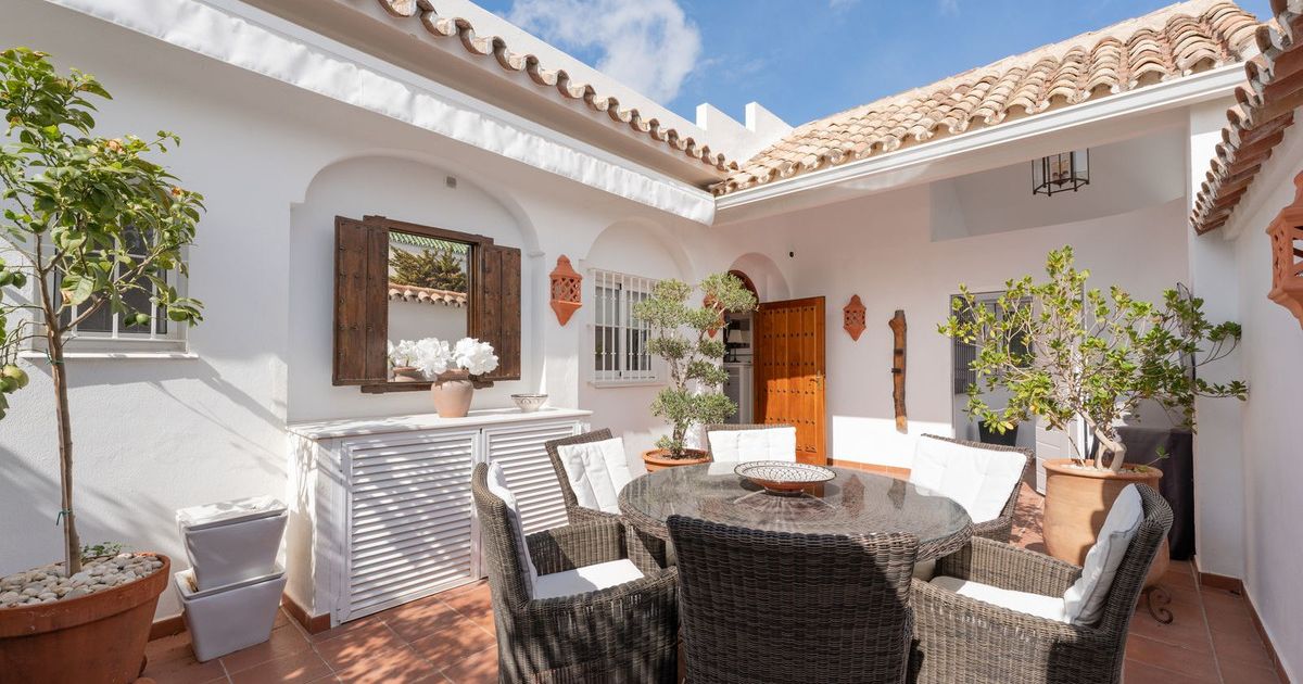 Townhouse in Nueva Andalucía, Nueva Andalucía, 4/12