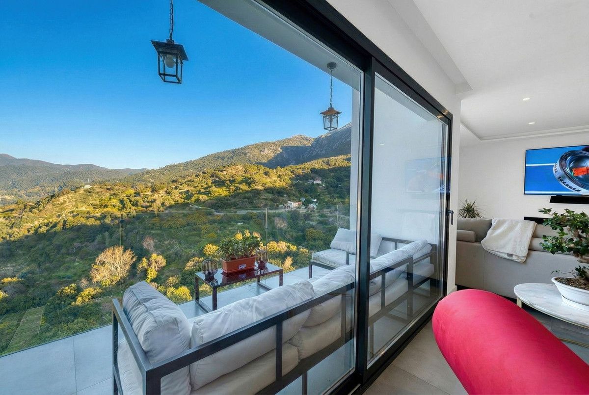Detached Villa in Istán, Istán, 5/12
