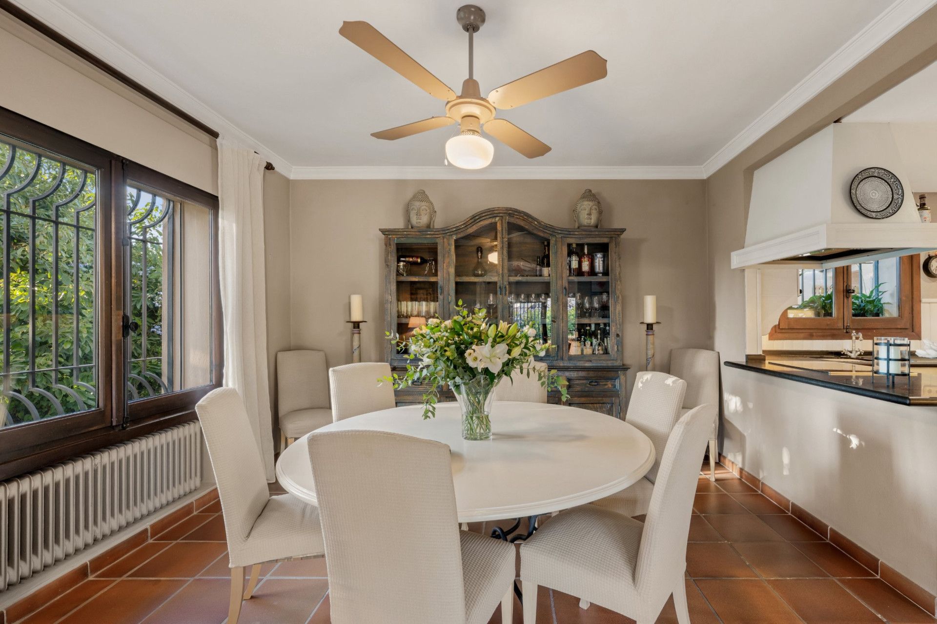 Villa in Marbella East, Los Monteros Playa, Marbella East, 2/2