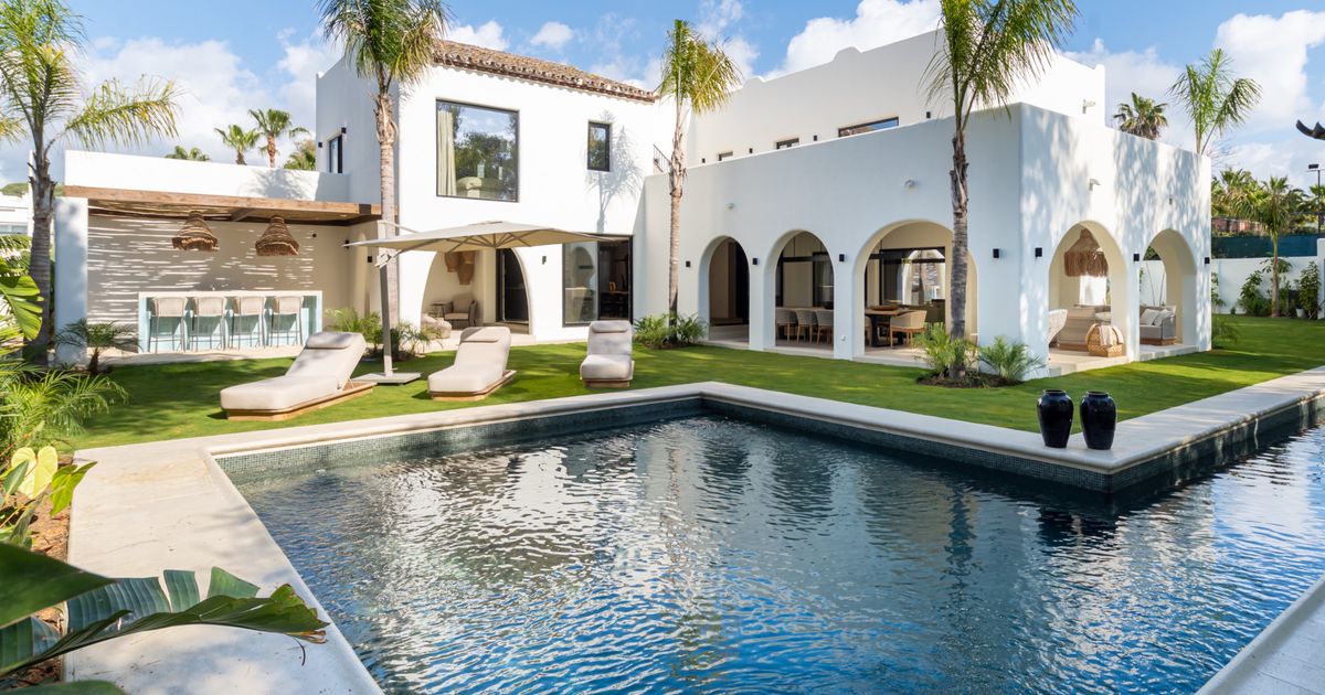 Villa in Estepona, Casasola, Estepona, 1/12