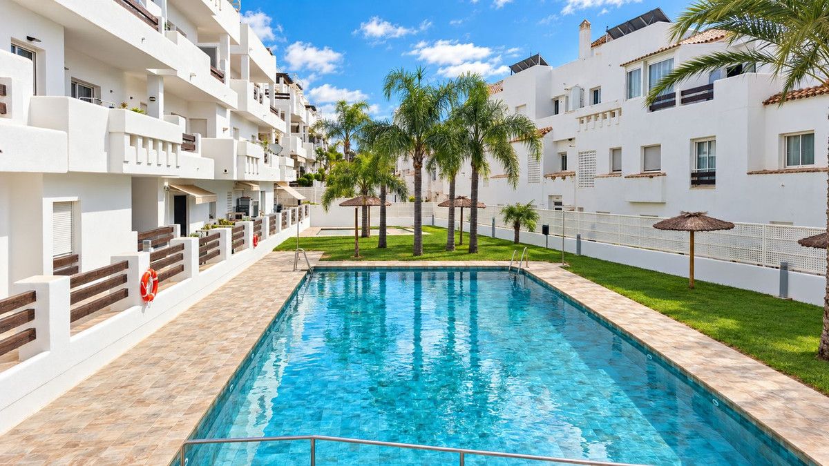 Lägenhet på mellanplan i Estepona, Estepona, 1/12