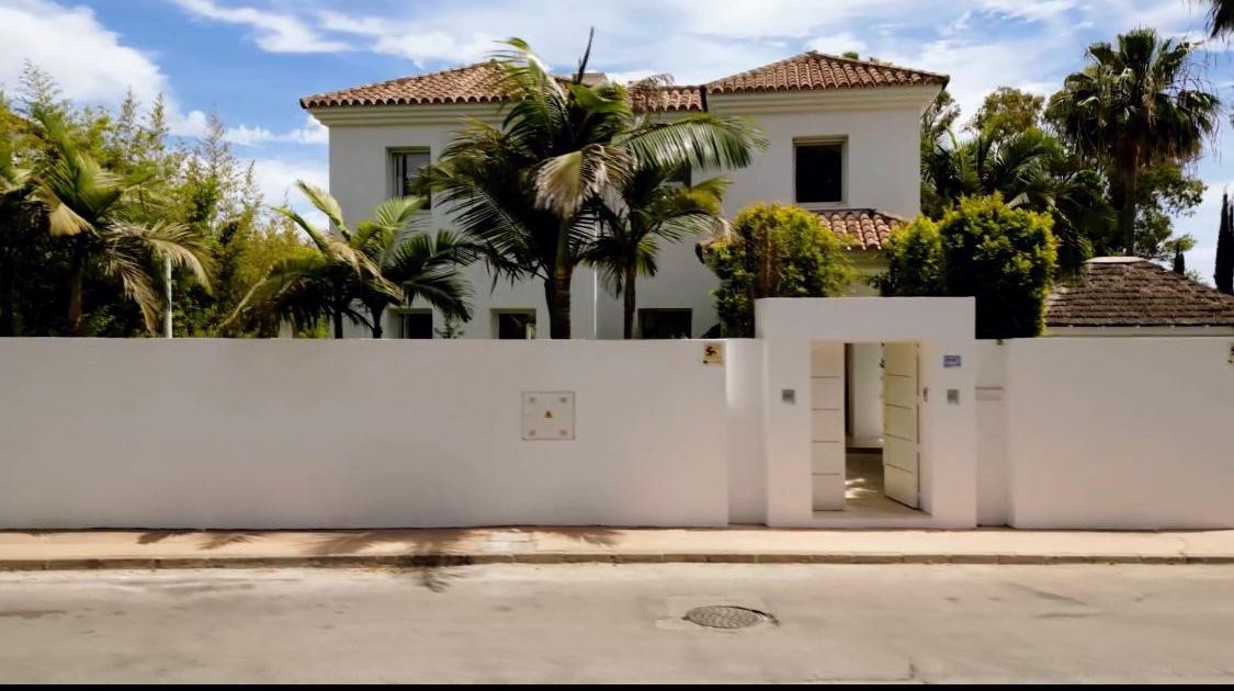 Villa in Estepona, Estepona, 5/12