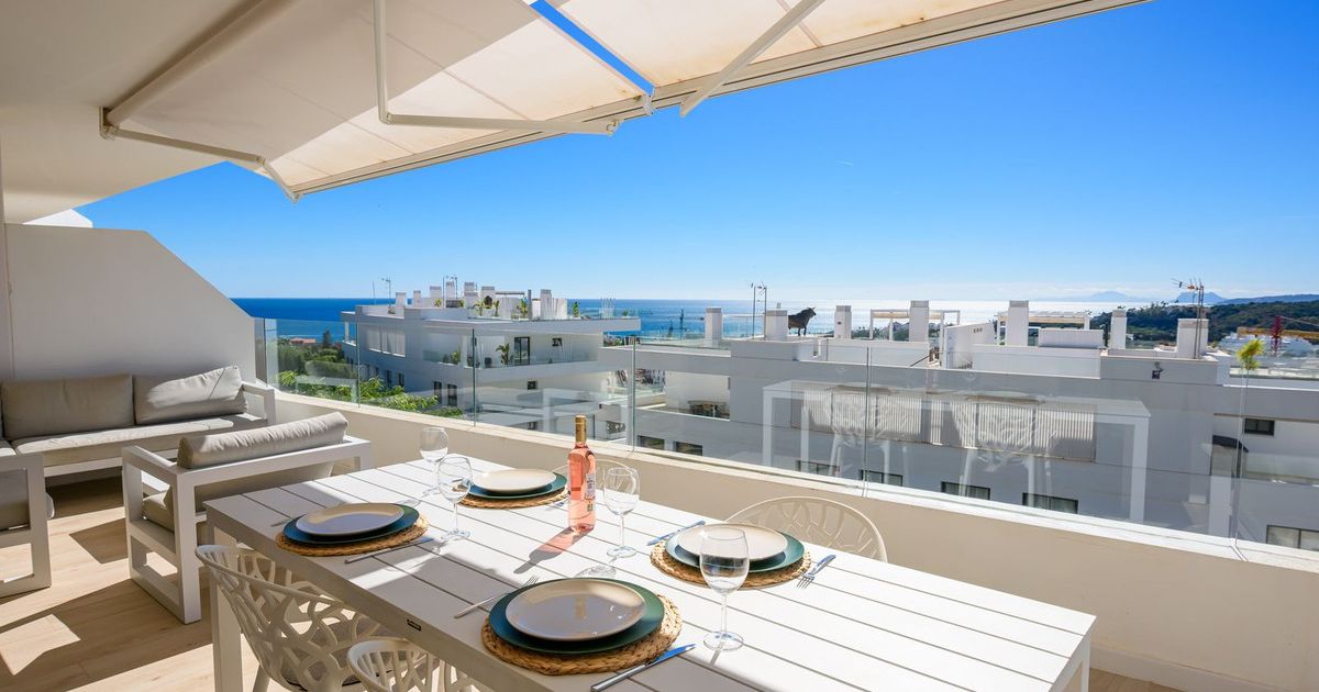 Middle Floor Apartment in Estepona, Estepona, 3/12