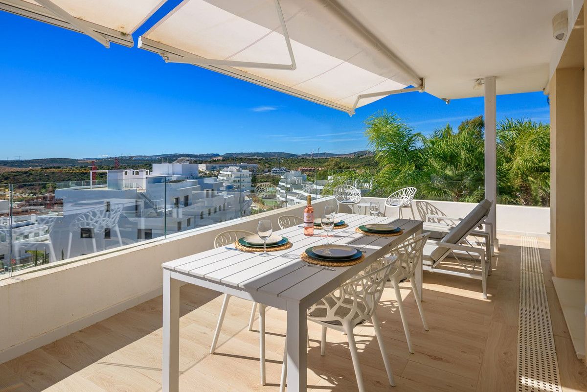 Middle Floor Apartment in Estepona, Estepona, 5/12